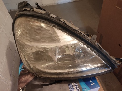 Zdjęcie oferty: Reflektor lampa prawa Mercedes A160 W168 2002