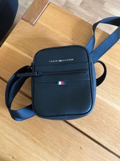 Zdjęcie oferty: Tommy Hilfigger saszetka torba na ramię NOWA! 