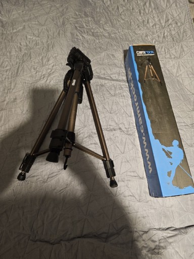 Zdjęcie oferty: Statyw tripod do aparatów cyfrowych i lustrzanek