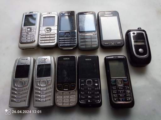 Zdjęcie oferty: 11 starych telefonów na części elektrozłom