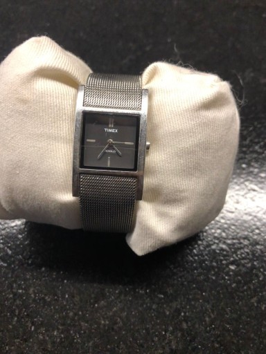 Zdjęcie oferty: Zegarek Timex damski srebrny T2J921