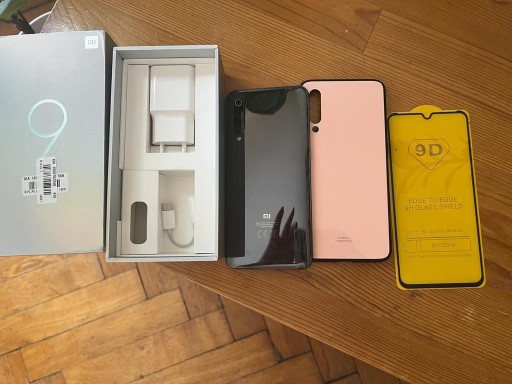 Zdjęcie oferty: Smartfon Xiaomi Mi 9 6/64 GB