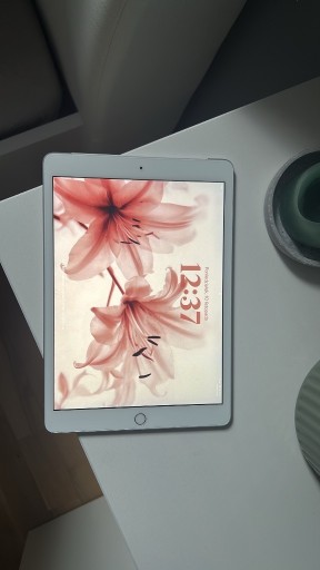 Zdjęcie oferty: Tablet Apple Ipad 8 generacji Wi-Fi + cellular 128GB model MYMM2FD/A
