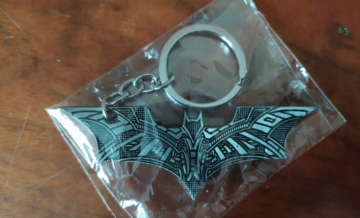 Zdjęcie oferty: Brelok do kluczy Batman batarang DC Comics