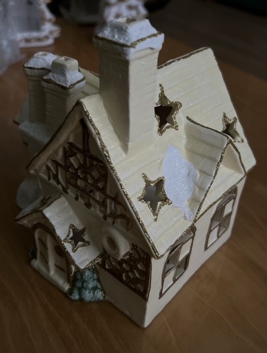 Zdjęcie oferty: [59] Ceramika świąteczna Domek do podgrzewaczy