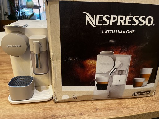 Zdjęcie oferty: Ekspres Kapsulkowy Nespresso Lattisima One