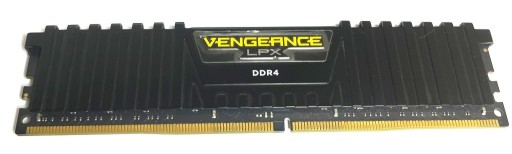 Zdjęcie oferty: Pamięć RAM DDR4 Corsair 16 GB 2400 16