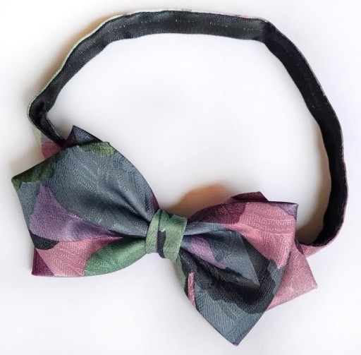 Zdjęcie oferty: Mucha pre-tied bow tie asymetryczna satyna 