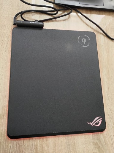 Zdjęcie oferty: ASUS ROG Balteus QI Pad. Ładowanie indukcyjne LED