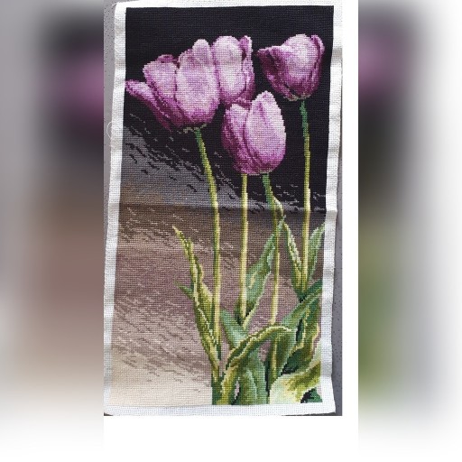 Zdjęcie oferty: Ręcznie wyszywany obraz ,,Tulipany''