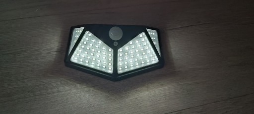 Zdjęcie oferty: Lampa solarna , zewnętrzna , ścienna