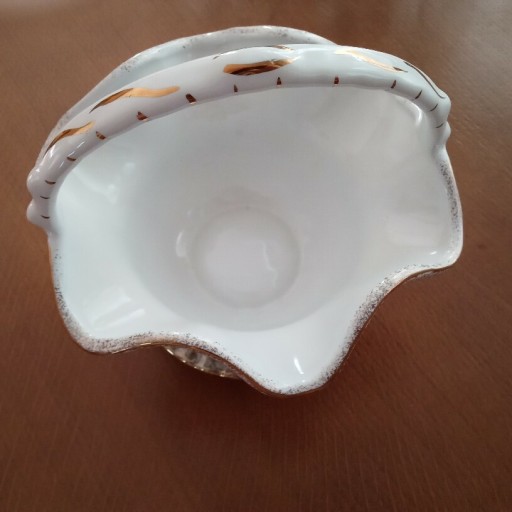 Zdjęcie oferty: Porcelanowy koszyk z talerzem 