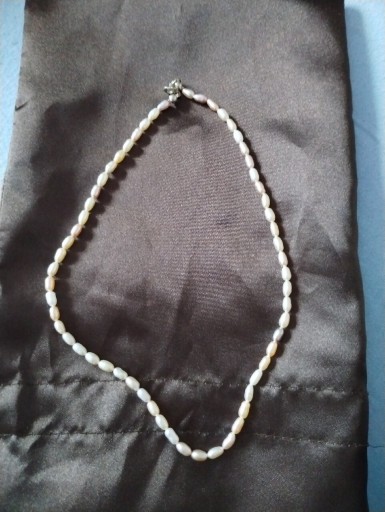 Zdjęcie oferty: Naszyjnik z pereł, długość 43 cm.