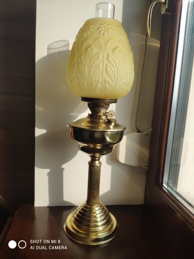 Zdjęcie oferty: Ogromna wiktoriańska mosiężna lampa naftowa 