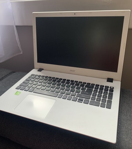 Zdjęcie oferty: Laptop Acer e5-573