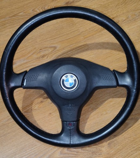 Zdjęcie oferty: Kierownica BMW E36 E34 E32 E31