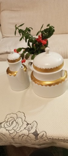 Zdjęcie oferty: Piękne Duo ,waza i dzbanek , porcelana niemiecka.