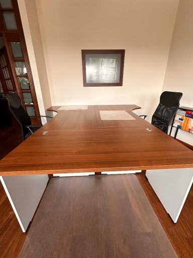 Zdjęcie oferty: Sprzedam wyposażenie biura - 3 biurka