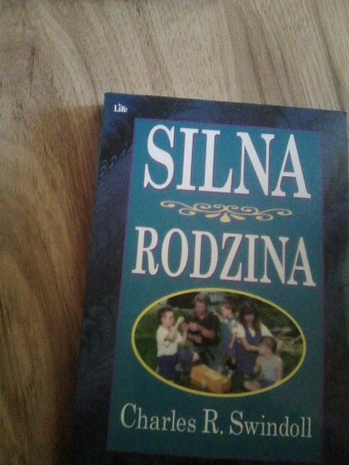 Zdjęcie oferty: Silna rodzina - Charles Swindoll 