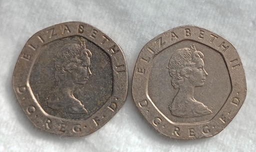 Zdjęcie oferty: Elizabeth II Zestaw 2  monet20 pensów z 1982 roku 