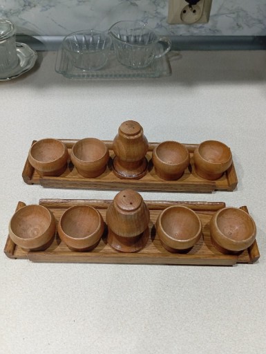 Zdjęcie oferty: Zestaw do jajek z solniczką 