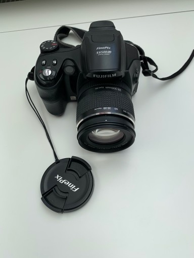 Zdjęcie oferty: Aparat Fujifilm FinePix S6500FD uzywany + 2 karty