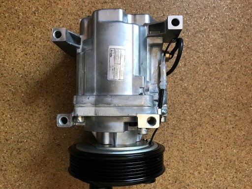 Zdjęcie oferty: Kompresor klimatyzacji Mazda 3  03-