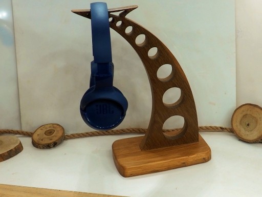 Zdjęcie oferty: Dębowy stojak na słuchawki - rękodzieło