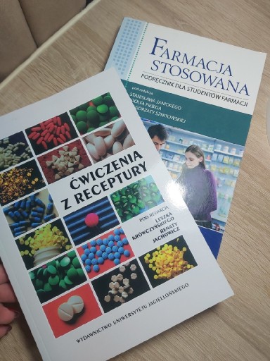 Zdjęcie oferty: Farmacja stosowana + ćwiczenia recepturowe 