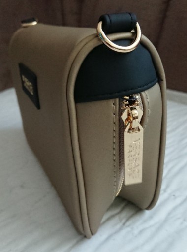 Zdjęcie oferty: Versace torebka kopertówka na złotym łańcuszku 