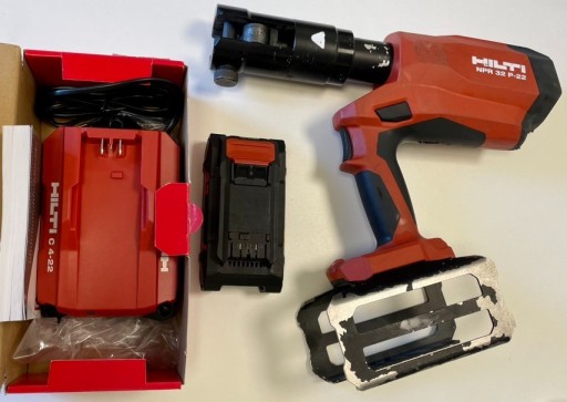 Zdjęcie oferty: NPR 32 P 22 zaciskarka Hilti zestaw