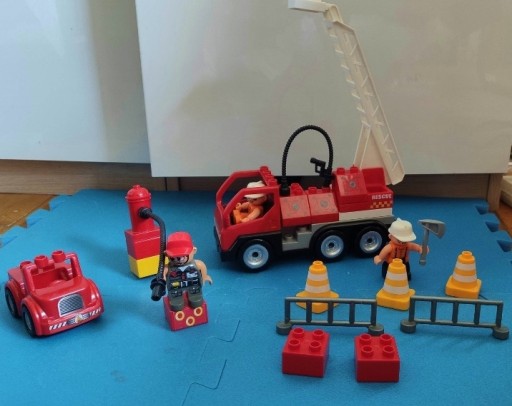 Zdjęcie oferty: Klocki poodbne do Lego Duplo wóz strażacki