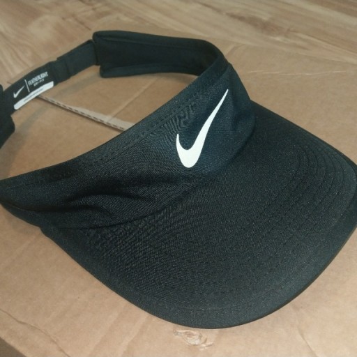 Zdjęcie oferty: Daszek NIKE Przeciwsłoneczny Tenis