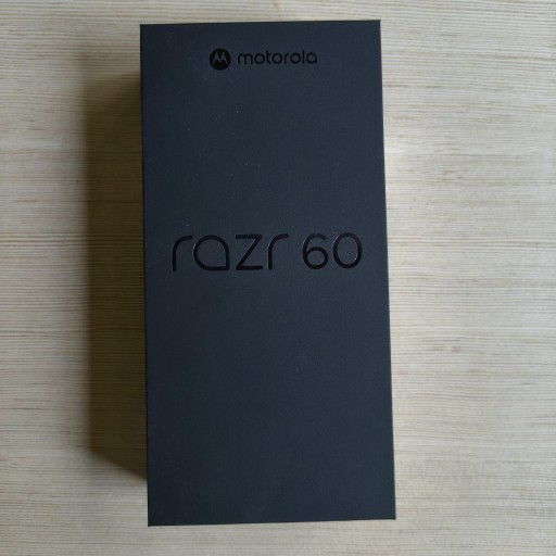 Zdjęcie oferty: NOWY Motorola razr 60 8gb+256gb