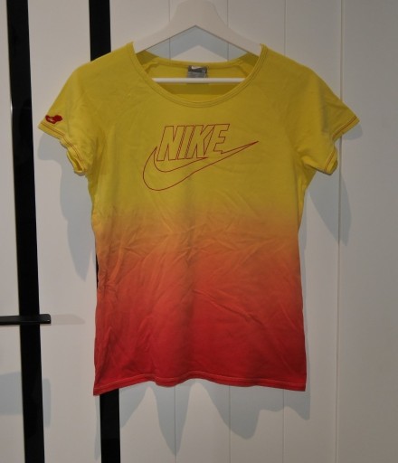 Zdjęcie oferty: *NIKE* fajna cieniowana koszulka 168