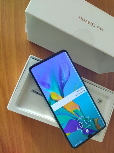 Zdjęcie oferty: Huawei P30 uszkodzony, włącza się