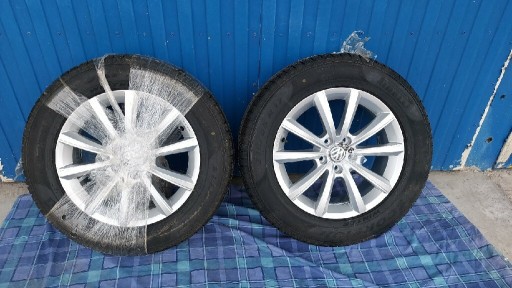 Zdjęcie oferty: Opony zimowe pirelli z felgami 215/65R17 