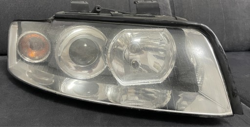 Zdjęcie oferty: Lampa prawa Audi A4 B6 xenon 2000-2004