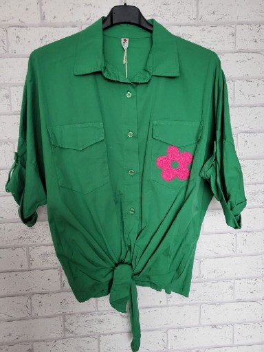Zdjęcie oferty: Koszula z kieszonką i aplikacja kwiat 