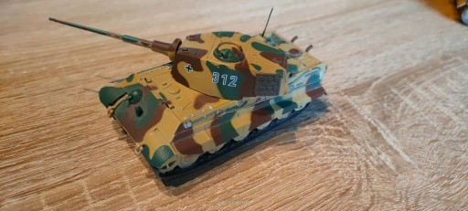 Zdjęcie oferty: Tiger II model gotowy 1:72