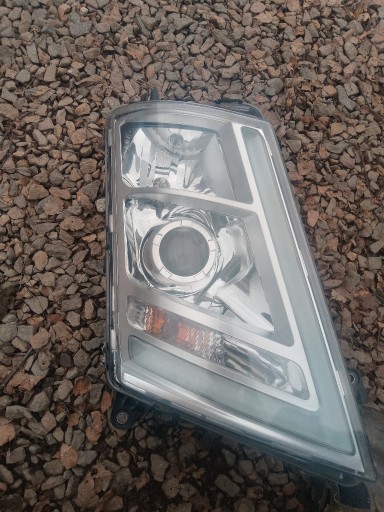 Zdjęcie oferty: Lampa prawa xenon volvo fh4, fm