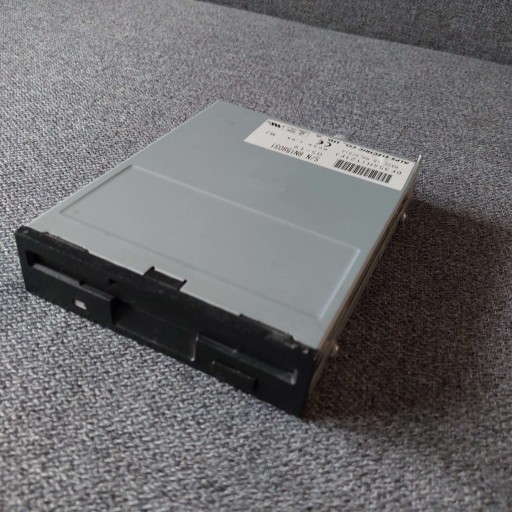 Zdjęcie oferty: Napęd dyskietek DF354H 123F Alps Electric Co. Ltd