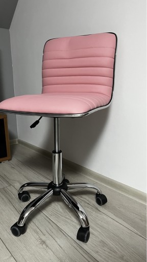 Zdjęcie oferty: Krzesło obrotowe różowe