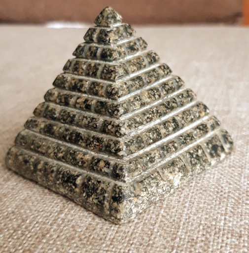 Zdjęcie oferty: Piramida kamień Egipt