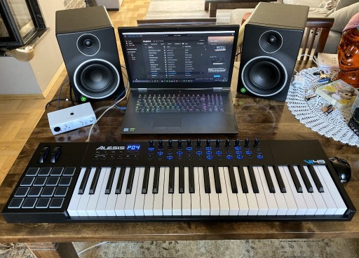 Zdjęcie oferty: Kontroler MIDI - ALESIS VI49 - studio, klawisze