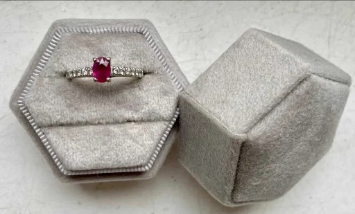 Zdjęcie oferty: Pierścionek zaręczynowy białe złoto rubin brylanty