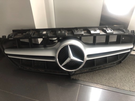 Zdjęcie oferty: Grill Mercedes W213 E63 