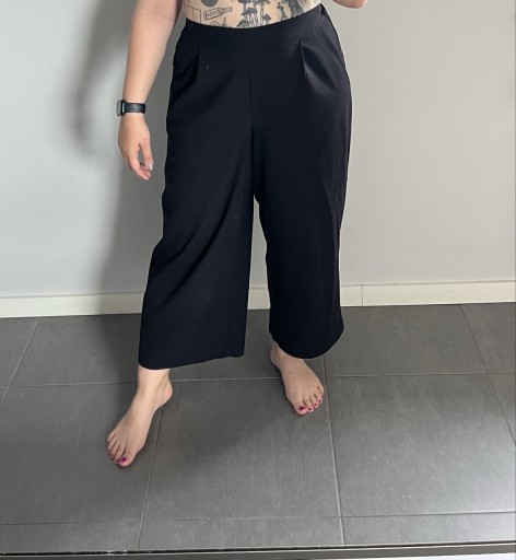 Zdjęcie oferty: Czarne szerokie spodnie na gumce kuloty cullotes dzwony