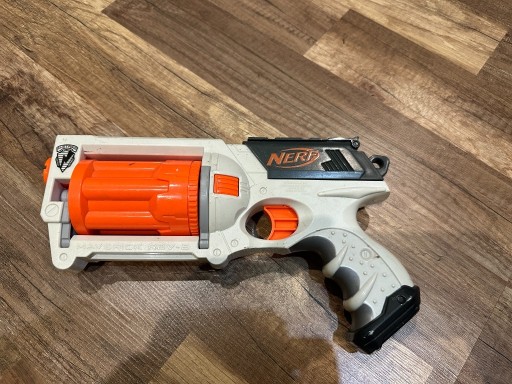 Zdjęcie oferty: Pistolet Hasbro Nerf Maverick Rev-6 A7998