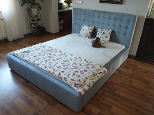 Zdjęcie oferty: łóżko tapicerowane 160x200, pikowane, pojemnik
